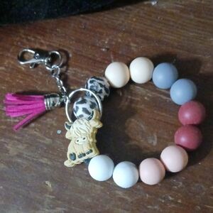 Handmade Colorful Beaded Highland Cow Keychain Bracelet with Tassel